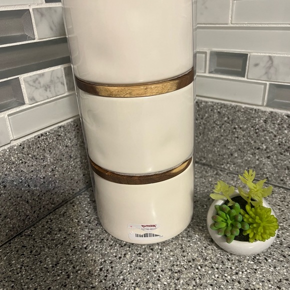 Rae Dunn Spice Containers - Picture 3 of 8